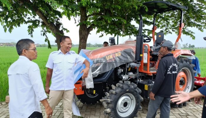 Traktor Baru untuk Petani Tamanan, Dorong Swasembada Pangan Berkelanjutan