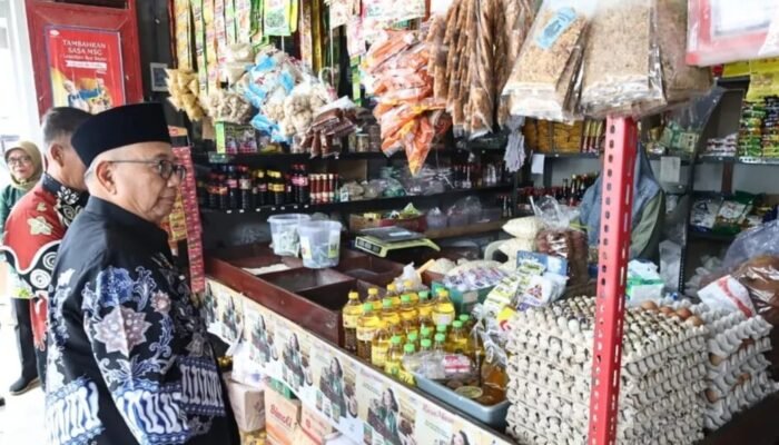Bupati Blitar Sidak Pasar Kanigoro dan Lodoyo, Pastikan Harga Sembako Stabil Jelang Lebaran