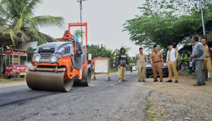 Jalan Sumberingin–Kedekan Dikeluhkan Warga, Mas Ipin Pastikan Segera Diperbaiki