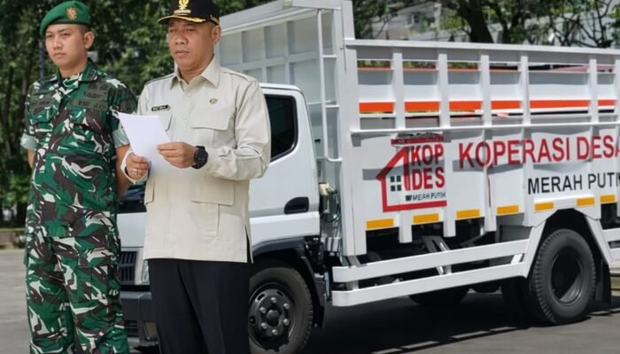 Perkuat Ekonomi Desa, Bupati Tulungagung Serahkan Truk Operasional Koperasi Merah Putih