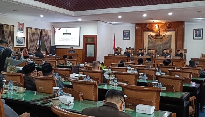 Ekonomi Tumbuh 5,75 Persen, Bupati Gatut Sunu Sampaikan LKPJ 2025 di Paripurna DPRD Tulungagung