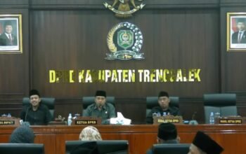 Laporan Keterangan Pertanggungjawaban (LKPJ) APBD Tahun Anggaran 2025 dalam rapat paripurna DPRD Trenggalek