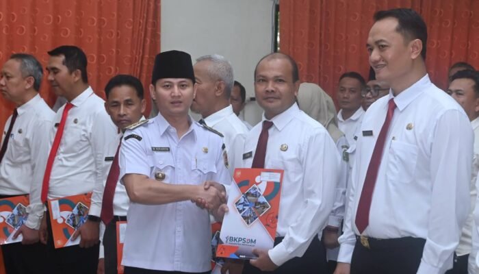 Rotasi Besar Pejabat, Mas Ipin Rombak 8 Kepala OPD dan Tunjuk Dirut Baru PDAM