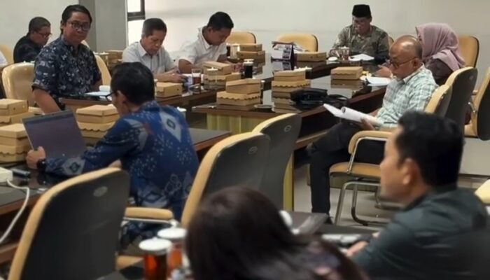 Pansus DPRD Blitar Dalami DIM LKPJ 2025, Perkuat Rekomendasi untuk Perbaikan Kinerja Pemda