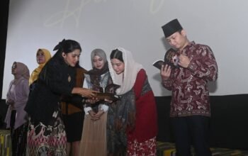 Novita meluncurkan buku “Bising dan Hening”, yang memuat kisah perjuangan sejumlah perempuan dalam menghadapi berbagai persoalan hidup