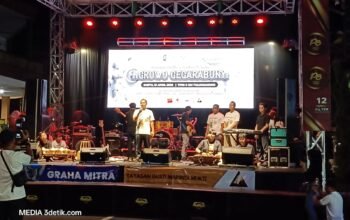 Plt. Bupati Tulungagung Ahmad Baharudin menyampaikan apresiasi bagi para pelaku seni musik lokal untuk menampilkan karya kreatif