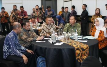 Plt Bupati Tulungagung Ahmad Baharudin menghadiri kegiatan pembinaan pengendalian alih fungsi lahan sawah yang digelar Kantor Badan Pertanahan Nasional/Agraria