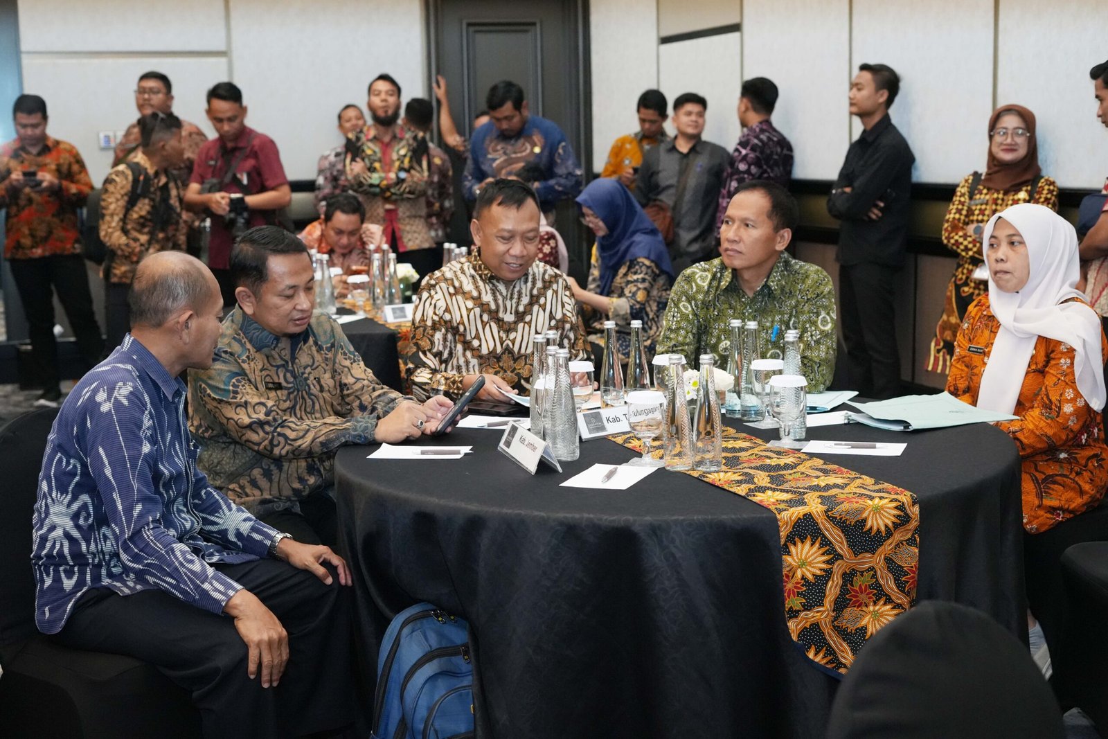 Plt Bupati Tulungagung Ahmad Baharudin menghadiri kegiatan pembinaan pengendalian alih fungsi lahan sawah yang digelar Kantor Badan Pertanahan Nasional/Agraria