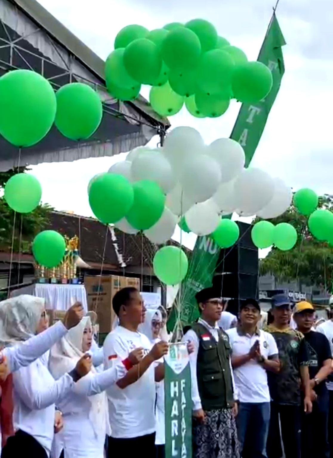 Plt. Bupati Ahmad Baharudin menghadiri puncak harlah ke 76 fatayat NU, senam sehat dan festival permainan tradisional