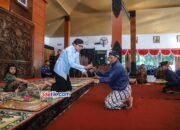 Wakil Bupati Trenggalek, Syah Mohamad Natanegara menerima langsung kirab kerbau