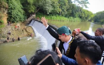 Bupati Trenggalek Mochamad Nur Arifin turut mengikuti Tradisi tahunan Nyadran Dam Bagong