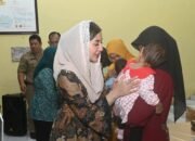 Ketua Tim Penggerak PKK Kabupaten Trenggalek, Novita Hardini kembali menunjukkan komitmennya dalam membantu masyarakat