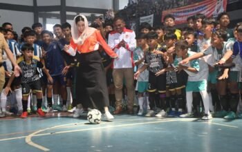 Anggota DPR RI Dapil VII Jatim, Novita Hardini menggelar turnamen “UPRINTIS Futsal League 2026