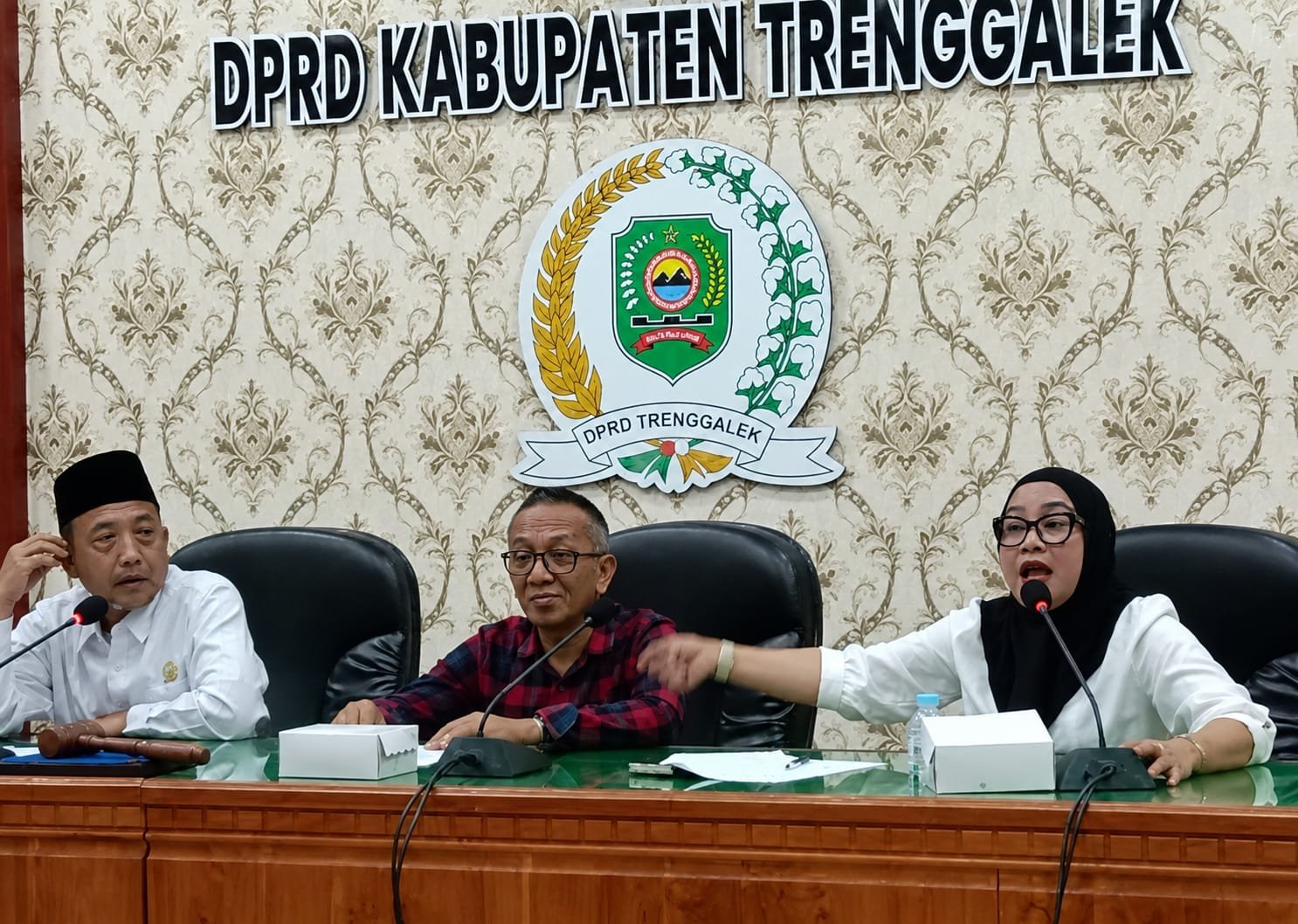 Wakil Ketua DPRD Trenggalek, Arik, menilai Kerusakan jalan di jalur Ngares–Sengon
