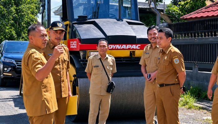 Proyek Jalan Gambiran–Besuki Dikebut, Plt Bupati Minta Warga Ikut Mengawasi