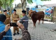 Plt Bupati Tulungagung Ahmad Baharudin salurkan bantuan dari Presiden Prabowo