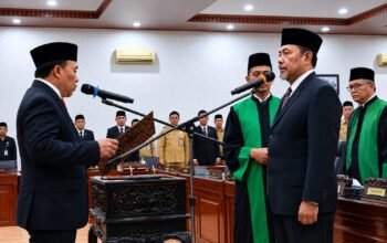 Ketua DPRD Trenggalek, Doding Rahmadi, Pengambilan sumpah dan janji Anggota DPRD Trenggalek, Komarudin