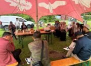 Para deklarator mendeklarasikan seruan politik bertajuk Deklarasi Amsterdam di De Natuurkamer Park, kawasan Drijfsijs, Amsterdam