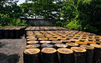 Bantuan hibah 250 drum aspal dari Pemerintah Provinsi Jawa Timur untuk Kabupaten Tulungagung hingga kini belum dimanfaatkan