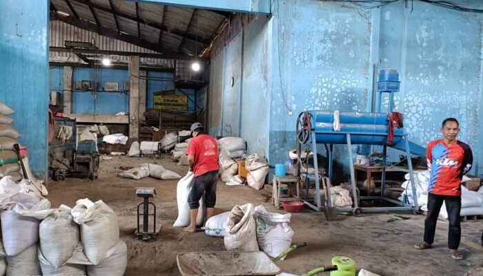 Warga Sumberejo Kulon Resah, Bau Pabrik Pakan Ikan Disebut Ganggu Aktivitas dan Kesehatan