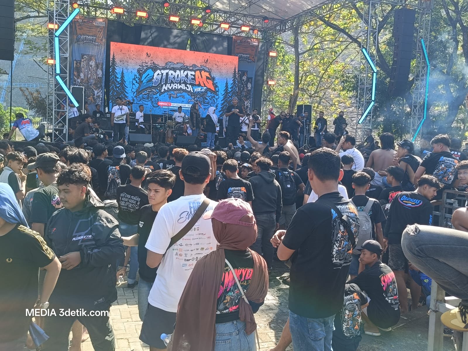 Plt Bupati Tulungagung Ahmad Baharudin, menghadiri ajang silaturahmi komunitas 2Stroke di Waduk Wonorejo
