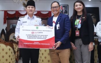 CSR Bank Jatim Percantik Alun-Alun Trenggalek, Mas Ipin Dorong Terwujudnya Kota Atraktif