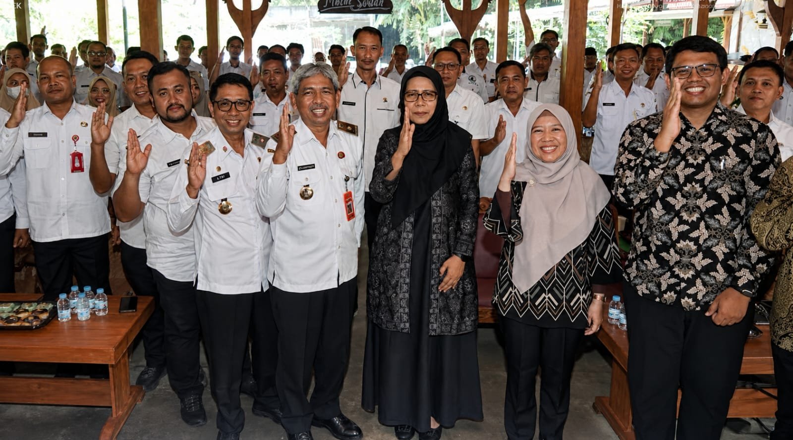 Pemerintahan Berbasis Elektronik (SPBE), integrasi data kini menjadi fokus utama untuk meningkatkan efisiensi kerja dan kualitas pelayanan publik