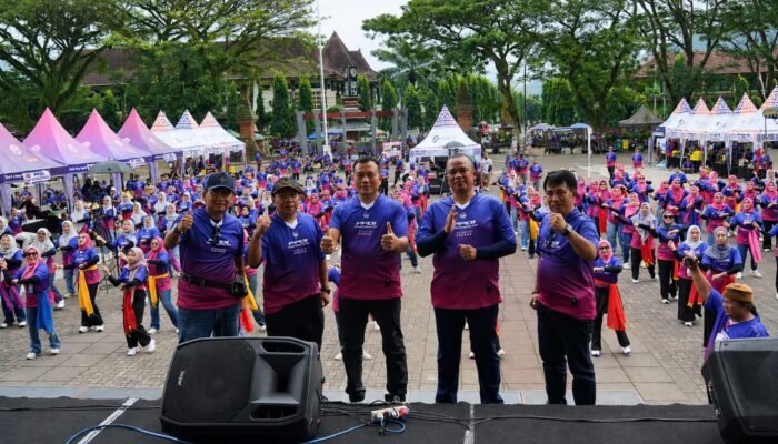 Semarak Harlah ke-20 PPDI, Ribuan Perangkat Desa Trenggalek Ikut Fun Run