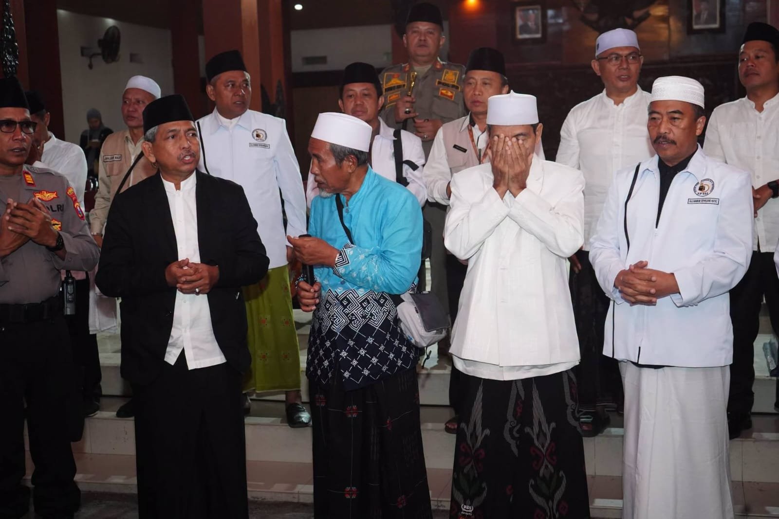 449 Jamaah Haji Trenggalek Tiba dengan Selamat, Sekda Edy: Semoga Menjadi Haji Mabrur