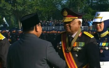 Prabowo Anugerahkan Bintang Kehormatan kepada Taufiequrachman Ruki