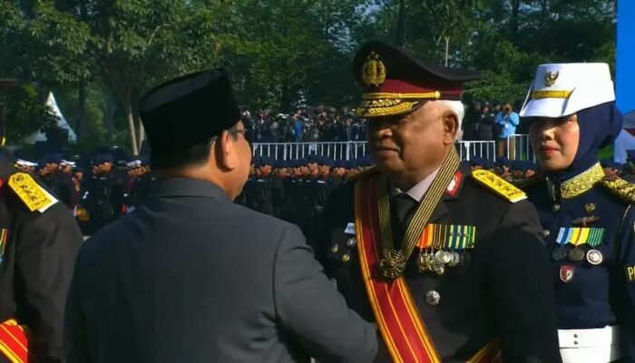 Prabowo Anugerahkan Bintang Kehormatan kepada Taufiequrachman Ruki