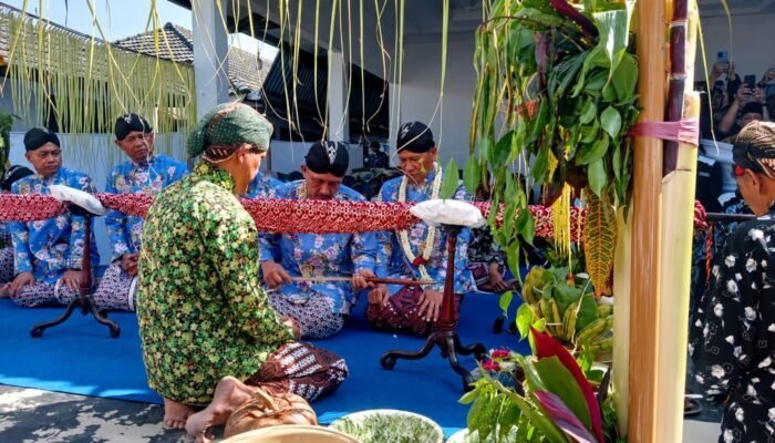 Sakral dan Sarat Makna, Tradisi Jamasan Kanjeng Kiai Upas Kembali Digelar di Tulungagung