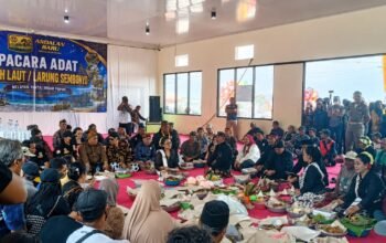 Ribuan Warga Padati Pantai Popoh, Larung Sembonyo Jadi Magnet Wisata dan Budaya Tulungagung