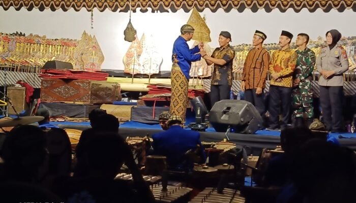 Meriah! Bersih Desa Ngranti Tulungagung Hadirkan Wayang Kulit Semalam Suntuk, Plt Bupati Ajak Lestarikan Budaya