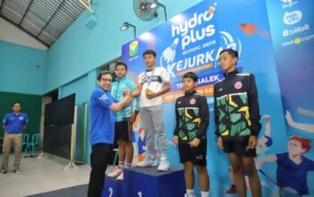 Kejuaraan Kabupaten (Kejurkab) Bulutangkis Trenggalek 2026 resmi ditutup oleh Wakil Bupati Trenggalek, Syah Mohamad Natanegara, di GOR Nurul Fikri