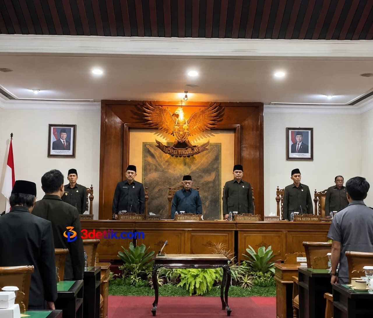 Plt Bupati Tulungagung Ahmad Baharudin menghadiri rapat paripurna DPRD Tulungagung