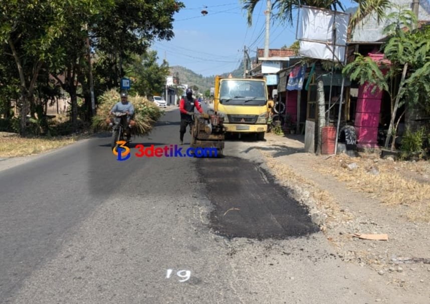 pemeliharaan di ruas Jalan Bandung–Besuki dengan menggunakan material aspal Coldmix