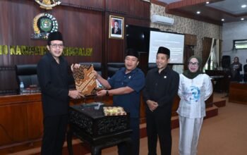 DPRD Trenggalek Sahkan LPJ APBD 2025, UMKM Diuntungkan Lewat Relaksasi Pajak Baru
