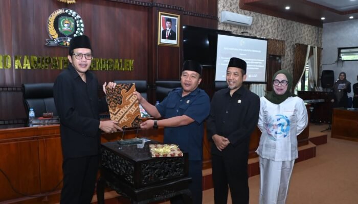 DPRD Trenggalek Sahkan LPJ APBD 2025, UMKM Diuntungkan Lewat Relaksasi Pajak Baru