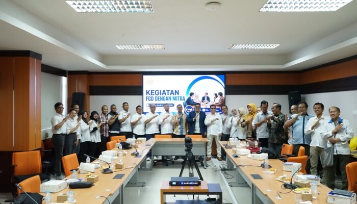 UNESA Libatkan DPRD, KPU, Pemerintah, Media, dan SMSI Perkuat Kurikulum Ilmu Politik