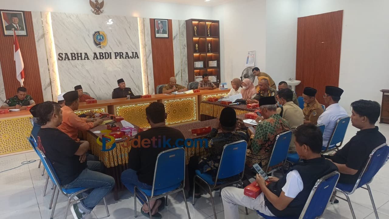 Kuasa hukum KH Toha Maksum, S.H., M.Pd., Adv., dan kiai mendesak kepolisian, Satpol PP, segera mengambil langkah tegas menghentikan seluruh aktivitas operasional outlet