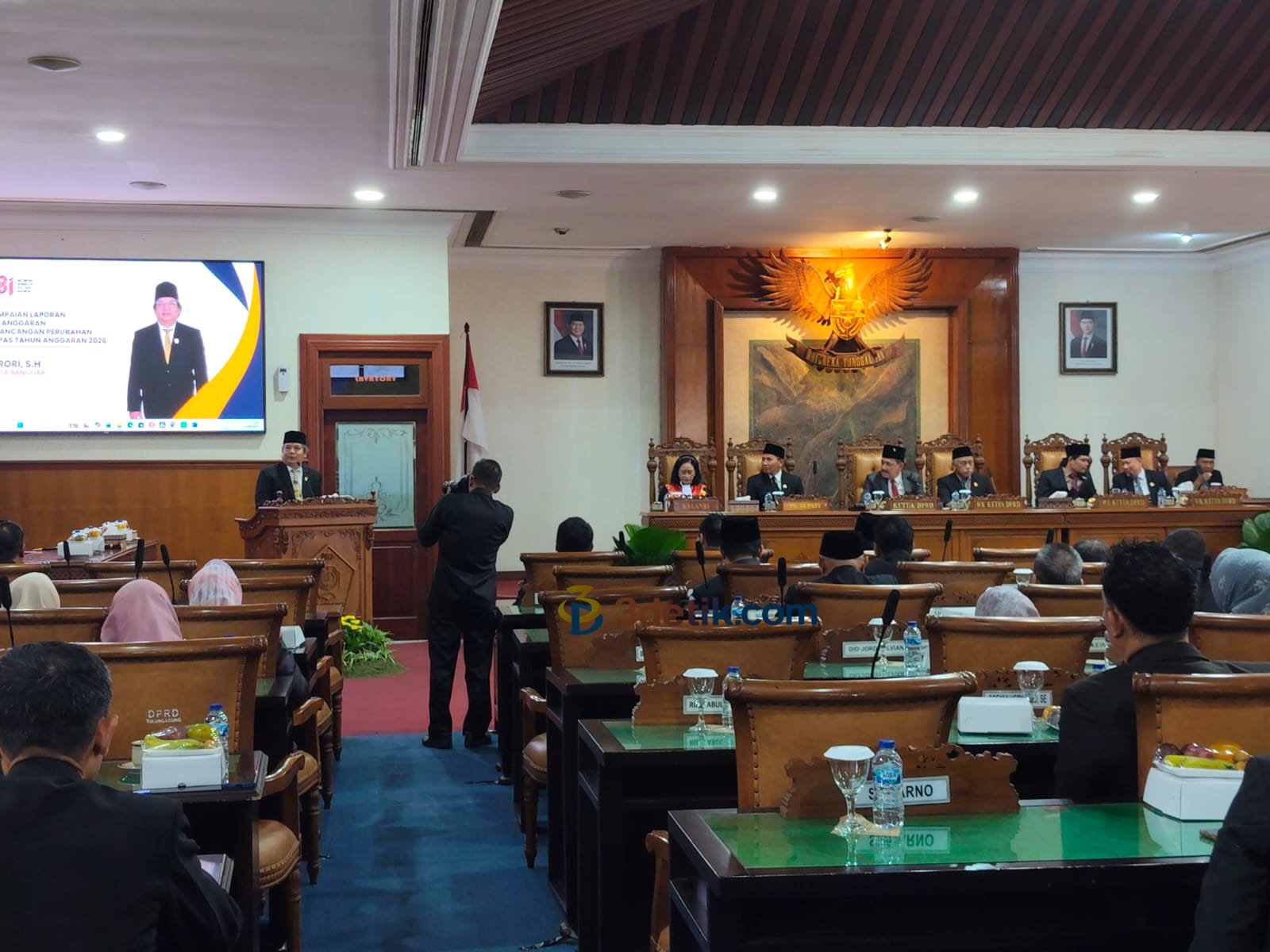 Suasana di gedung DPRD saat Rapat Paripurna di Graha Wicaksana