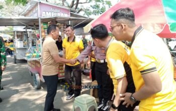 Gladi Bersih HUT RI di GOR Lembu Peteng, Plt Bupati Tulungagung Borong Dagangan UMKM