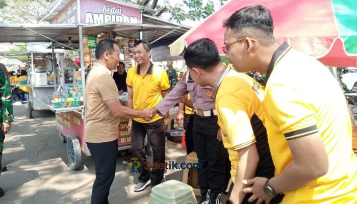 Gladi Bersih HUT RI di GOR Lembu Peteng, Plt Bupati Tulungagung Borong Dagangan UMKM
