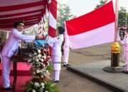 Upacara peringatan HUT ke-81 Kemerdekaan Republik Indonesia, Plt Bupati Tulungagung Ahmad Baharudin, S.M., M.M., sebagai inspektur upacara