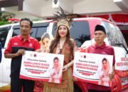 Anggota DPR RI Dapil VII Jawa Timur, Novita Hardini, SE., ME., menyerahkan Dua unit ambulans siaga dari program Novita