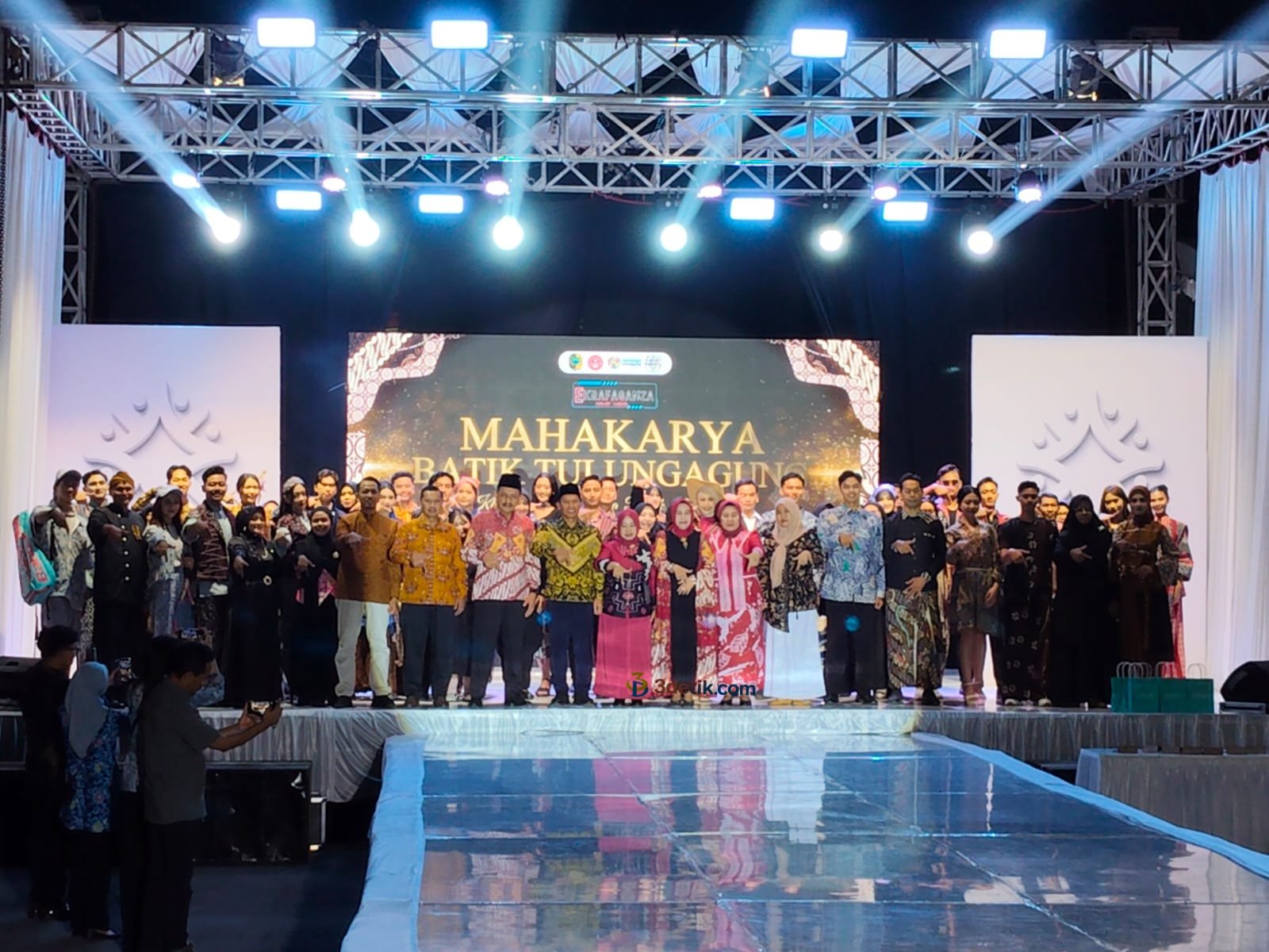 Plt Bupati Tulungagung Ahmad Baharudin Ajak Warga Jadi Duta Batik Ngrowo, Bangga Pakai Produk lokal