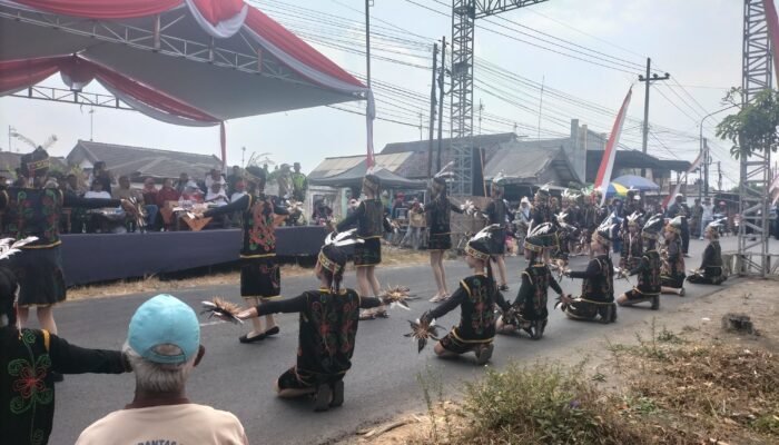Meriah! Karnaval Budaya Nusantara Bikin Jalanan Garum Lautan Manusia