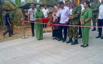 Plt Bupati Tulungagung Resmikan Jalan Beton Hasil Karya Bhakti TNI di Wonorejo