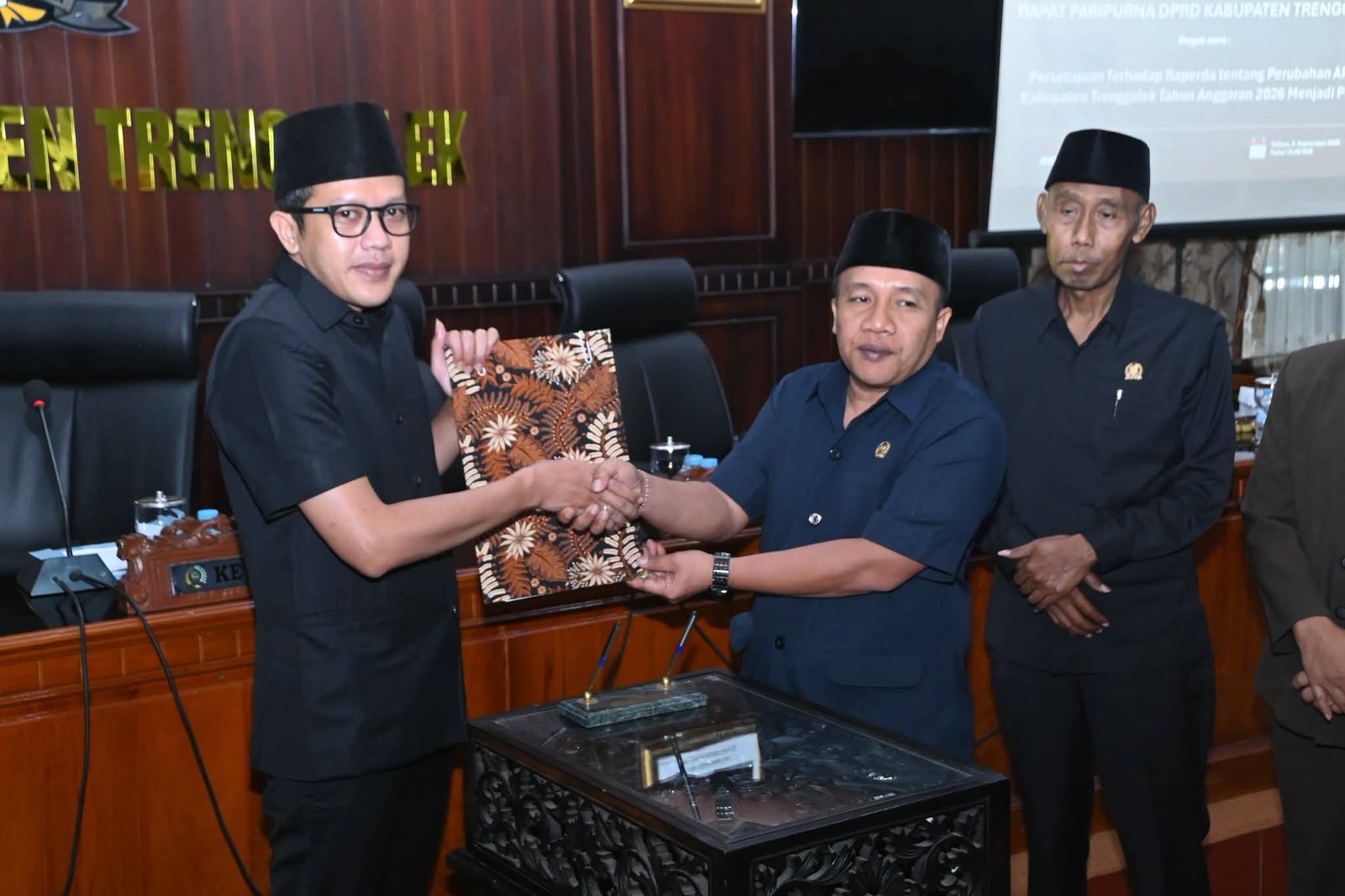 Ranperda Perubahan APBD Trenggalek tahun 2026 disahkan menjadi peraturan daerah